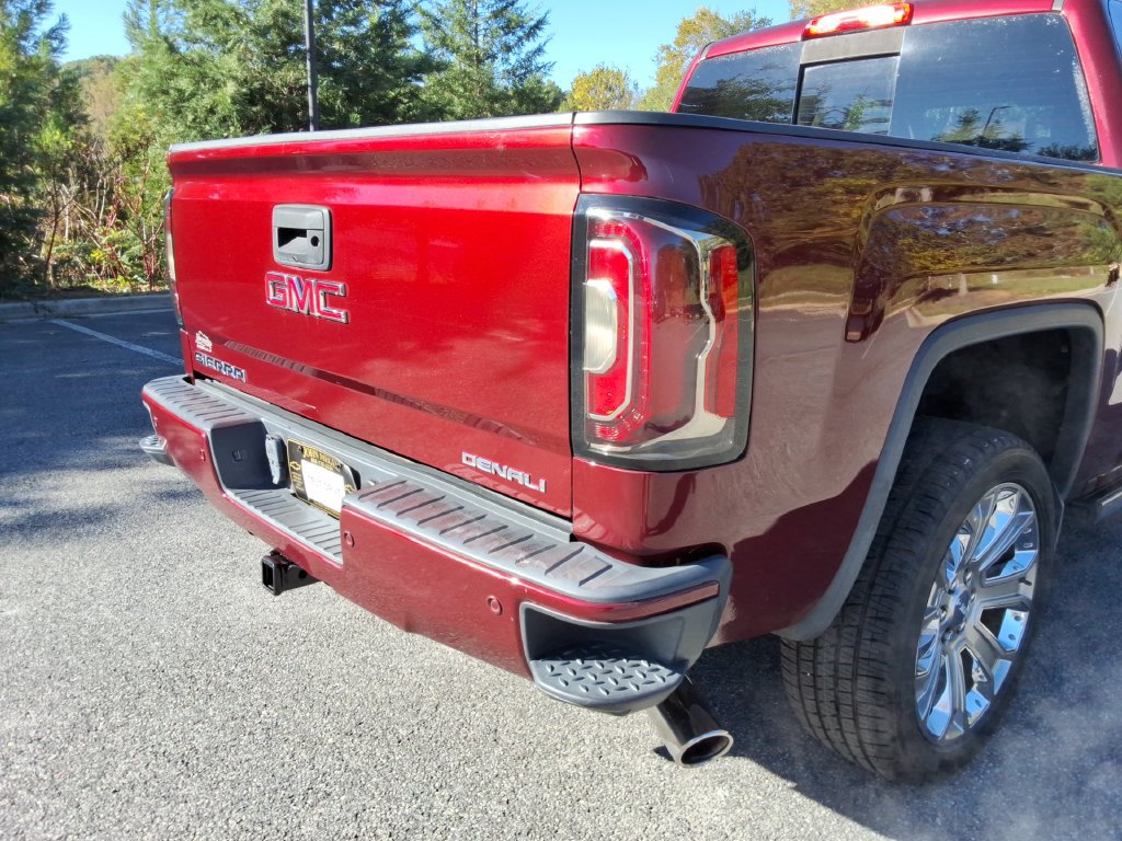 Certified 2017 GMC Sierra 1500 Denali w/ Denali Ultimate Package AWD/4WD image 15