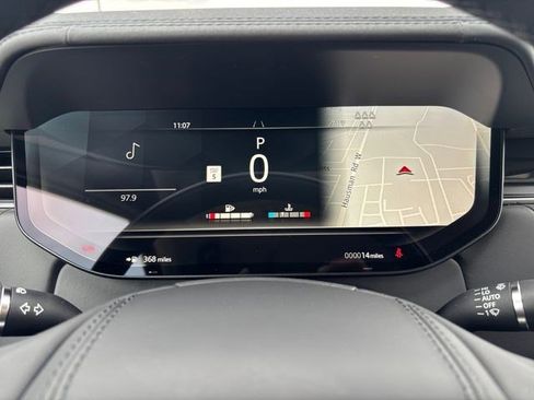 New 2026 Land Rover Range Rover Long Wheelbase SE image 16