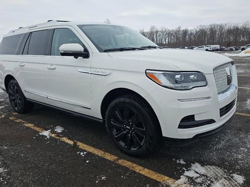 Used 2024 Lincoln Navigator L Reserve image 8