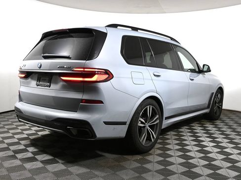 Used 2024 BMW X7 xDrive40i w/ M Sport Package AWD/4WD image 11
