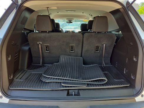 Used 2019 Chevrolet Traverse LT FWD image 17