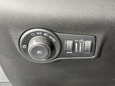 Used 2022 Jeep Compass Latitude AWD/4WD image 10
