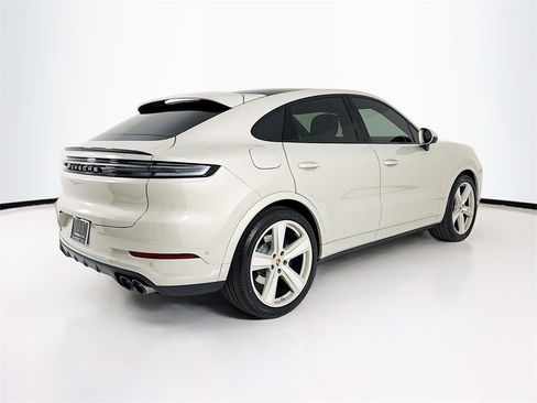 New 2026 Porsche Cayenne Coupe image 9