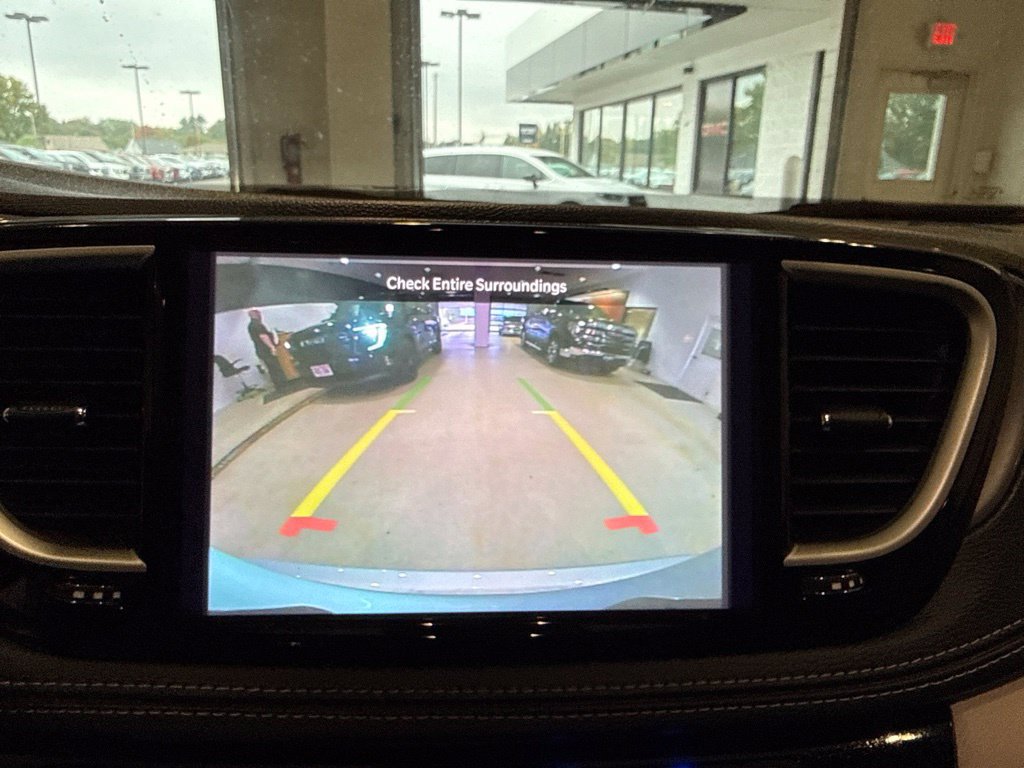Used 2024 Chrysler Pacifica Touring-L w/ Uconnect Theater Family Group FWD image 37