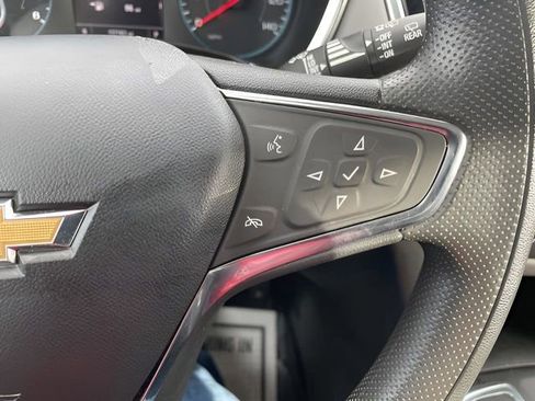 Used 2021 Chevrolet Equinox LS image 12