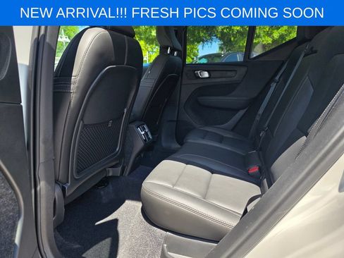 Used 2026 Volvo XC40 B5 Plus AWD/4WD image 14