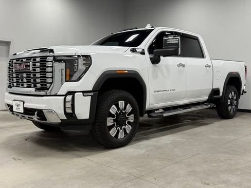 Used 2024 GMC Sierra 3500 Denali w/ Denali Reserve Package image 5