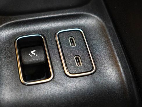 New 2026 Mercedes-Benz GLS 450 4MATIC image 32