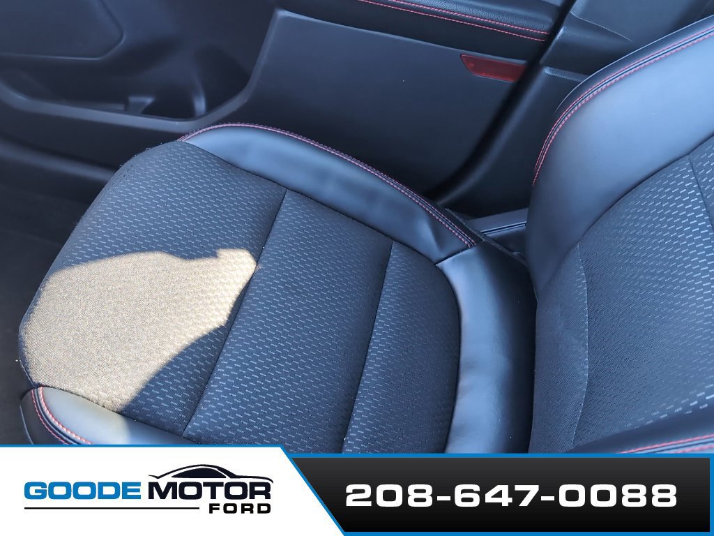 Used 2025 Ford Escape ST-Line Select AWD/4WD image 13