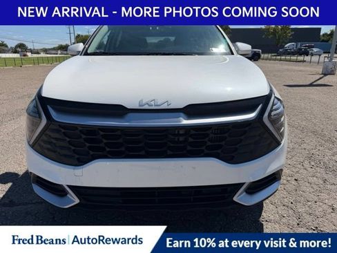 Used 2025 Kia Sportage LX AWD/4WD image 2