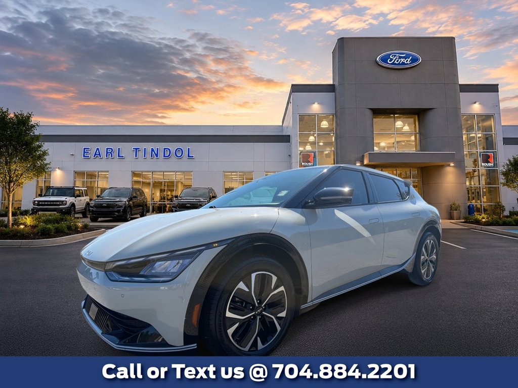 Used 2023 Kia EV6 Wind RWD image 1