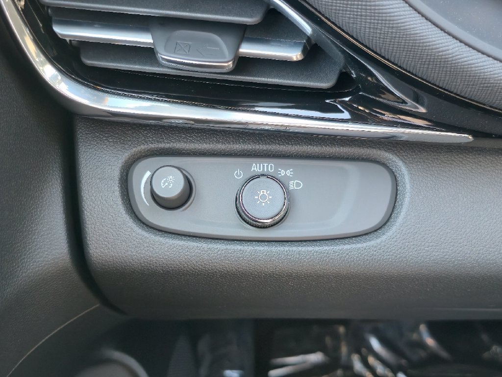 New 2026 Buick Envista Sport Touring w/ Convenience I Package FWD image 18