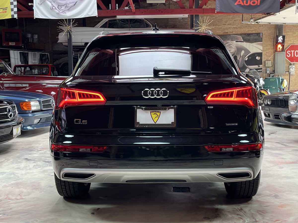 Used 2020 Audi Q5 2.0T Premium Plus w/ Premium Plus Package AWD/4WD image 8