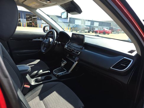 Used 2023 Kia Seltos S w/ Navigation Package image 8