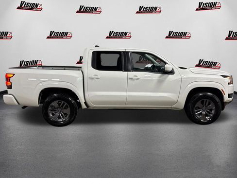 Used 2025 Nissan Frontier SV image 4