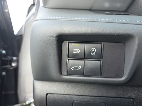 Used 2024 Toyota Highlander LE image 16