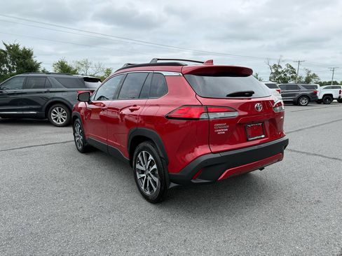 Used 2023 Toyota Corolla Cross XLE FWD image 4