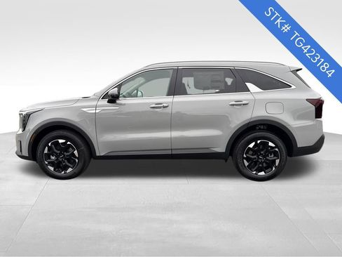 New 2026 Kia Sorento S image 4