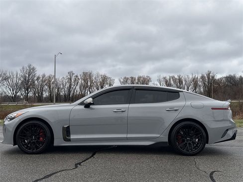Used 2022 Kia Stinger GT2 image 5