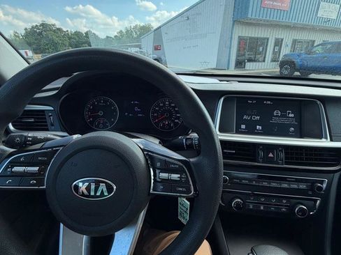 Used 2020 Kia Optima LX FWD image 13