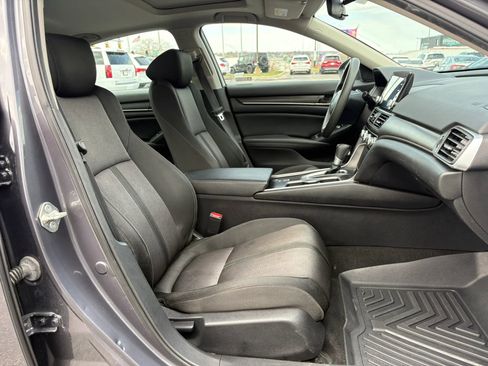 Used 2019 Honda Accord EX image 15