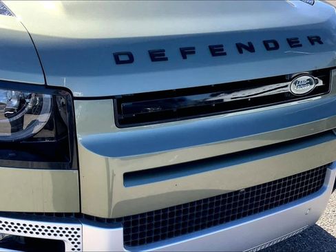 Used 2021 Land Rover Defender 110 SE image 27