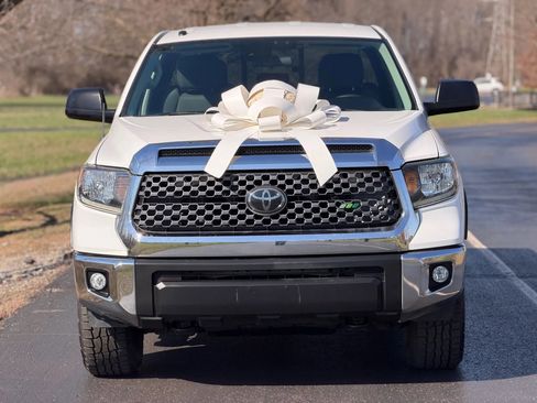 Used 2018 Toyota Tundra SR5 image 2