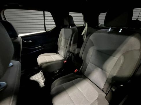 Used 2023 Chevrolet Traverse LT FWD image 20