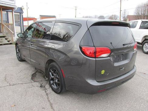 Used 2019 Chrysler Pacifica Touring Plus w/ S Appearance Package image 6