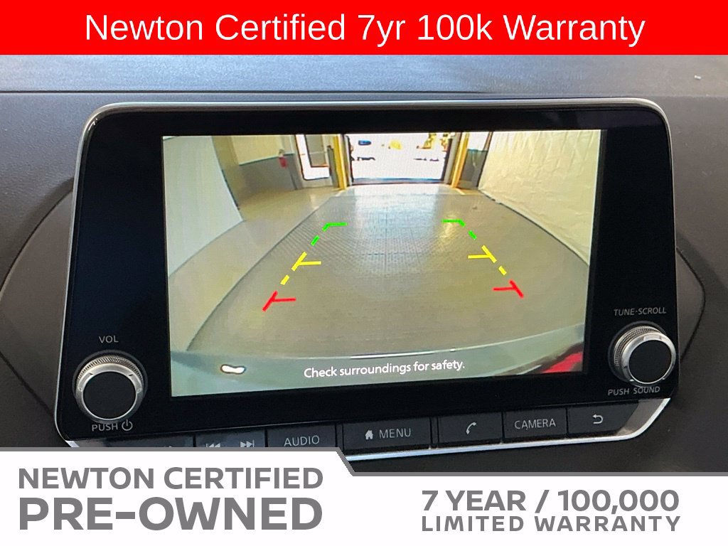 Used 2025 Nissan Sentra SV FWD image 9