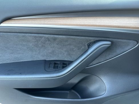 Used 2021 Tesla Model 3 Standard Range Plus image 11