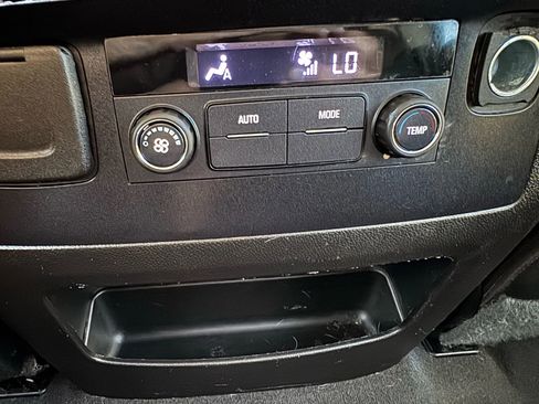 Used 2019 Chevrolet Suburban LT image 21