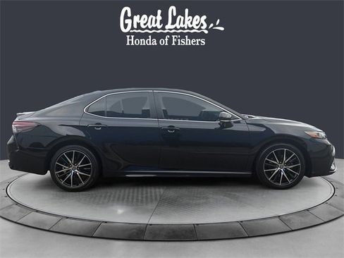 Used 2021 Toyota Camry SE w/ Cold Weather Package image 6