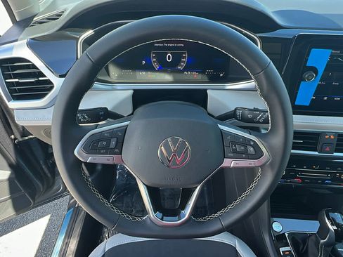 New 2026 Volkswagen Taos SE AWD/4WD image 18