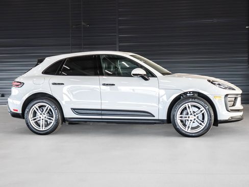 Certified 2023 Porsche Macan AWD/4WD image 11