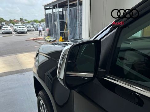 Used 2019 GMC Canyon Denali RWD image 7