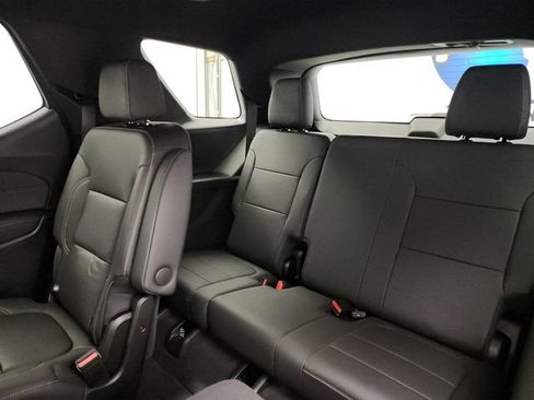 Used 2023 Chevrolet Traverse LT image 25
