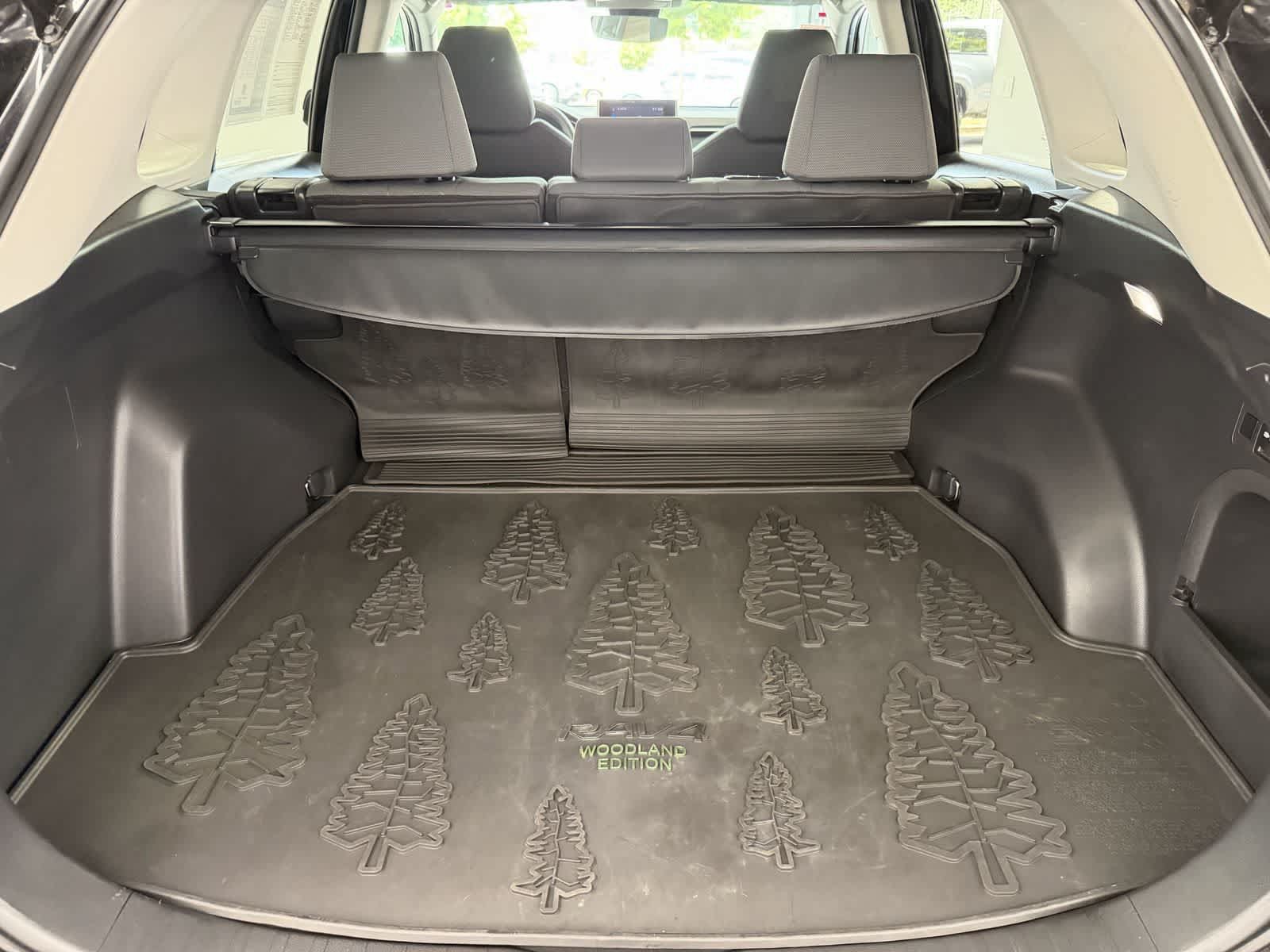 Used 2023 Toyota RAV4 AWD Hybrid image 5
