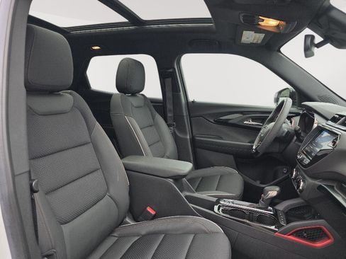 Used 2023 Chevrolet TrailBlazer RS w/ Sun and Liftgate Package image 11