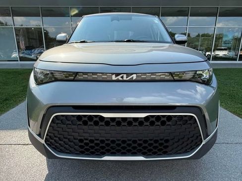Used 2024 Kia Soul LX FWD image 3