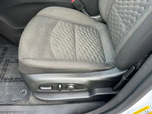 Used 2020 Chevrolet Equinox LT FWD image 10