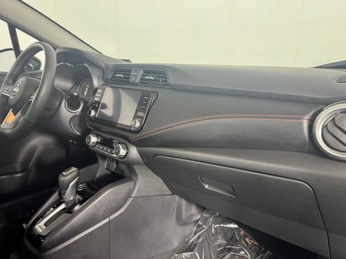 Used 2025 Nissan Versa SR FWD image 25