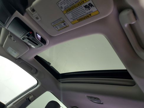 Used 2025 Subaru Outback Premium image 30