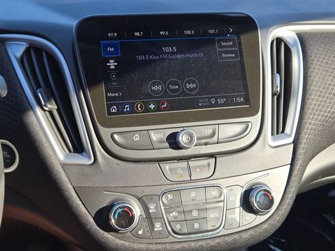 Used 2024 Chevrolet Malibu LT image 27