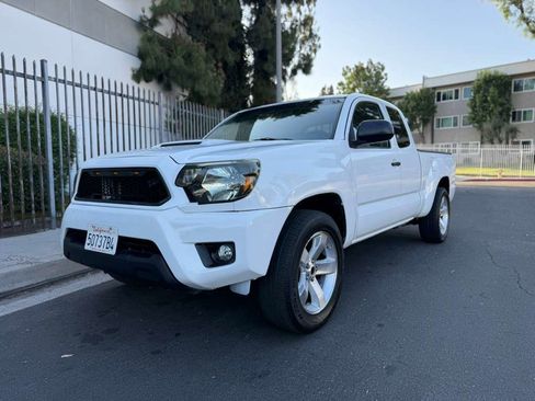 Used 2015 Toyota Tacoma 2WD Access Cab w/ SR5 Package image 1