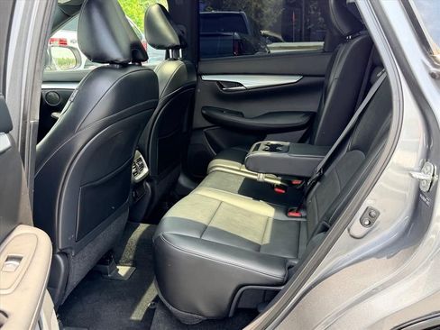 Used 2021 INFINITI QX50 Luxe w/ Appearance Package AWD/4WD image 13