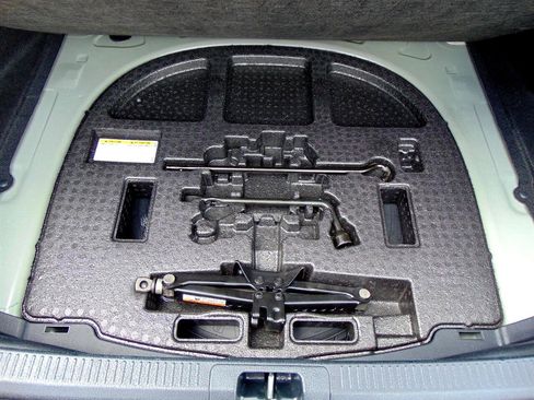 Used 2020 Toyota Camry XSE image 13