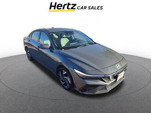 Used 2025 Hyundai Elantra Limited image 1