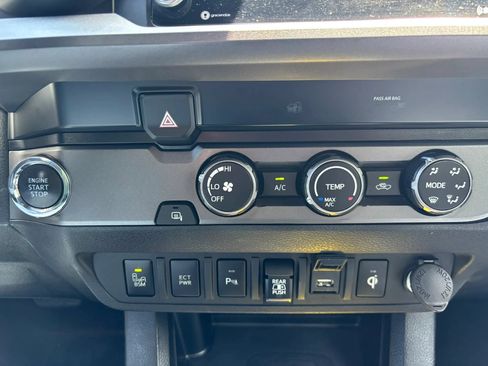 Used 2020 Toyota Tacoma TRD Sport w/ Technology Package RWD image 22
