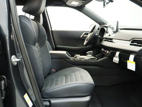 New 2026 Mitsubishi Outlander LE FWD image 18